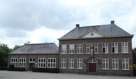 Voormalig klooster en H. Hartschool